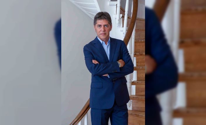 Eşini oyuncu Dolunay Soysert ile aldattığı iddia edilen Konda Araştırma Şirketi Yönetim Kurulu Başkanı’na 50 milyon lira tazminat talebi