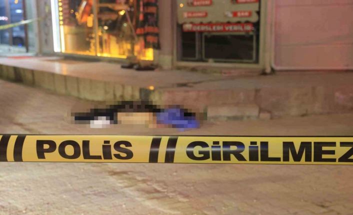 Eşiyle tartışıp camdan atladığı iddia edilen 5 çocuk babası hayatını kaybetti