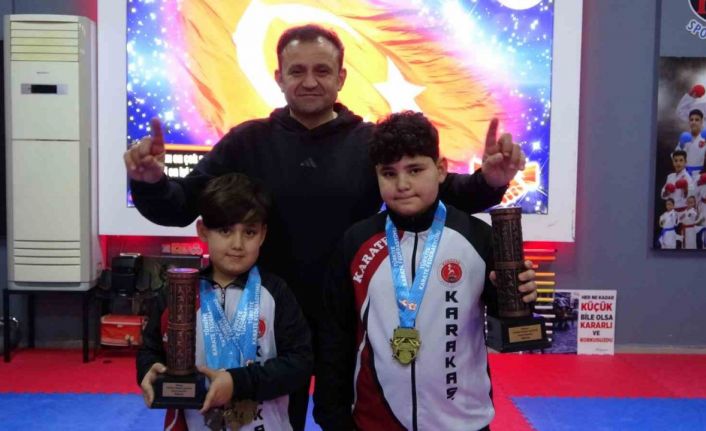 Eski boksör babanın minik sporcu çocukları karatede Türkiye zirvesine çıktı