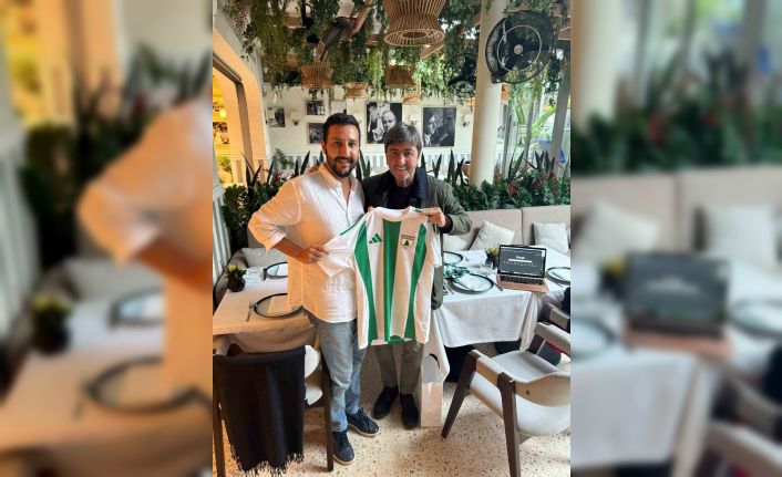 Eski milli futbolcu Dilmen, Muğlaspor Dergisi’nin ilk sayısında yer aldı