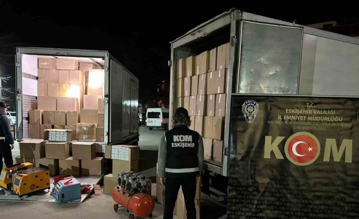 Eskişehir’de 5 milyon 800 bin makaron ve kilolarca kaçak tütün ele geçirildi
