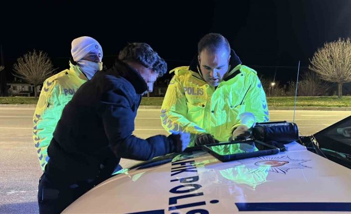 Evde unuttuğunu söylediği ehliyetine 2 kez alkollü araç kullanmaktan el konulduğu ortaya çıktı