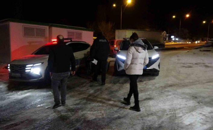 Evde zorla tutulduğunu iddia eden kadını polis ve itfaiye kurtardı
