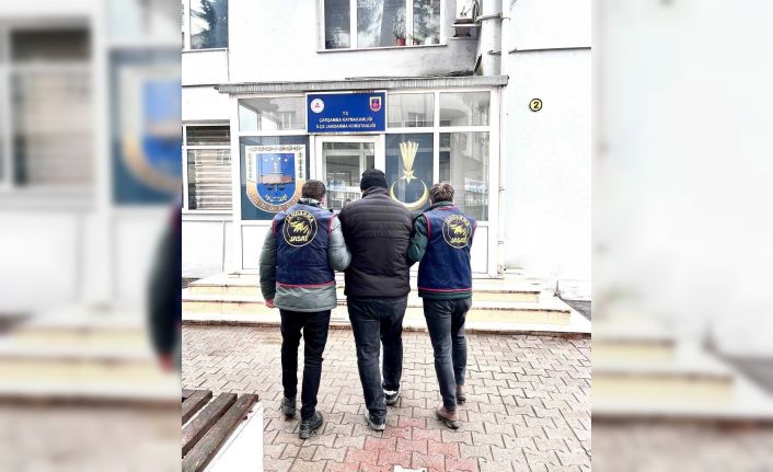 FETÖ üyeliğinden 6 yıl 3 ay hapis cezası bulunan 2 firari yakalandı