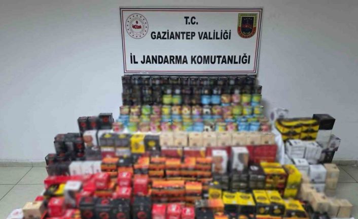 Gaziantep’te 1,5 milyon TL değerinde kaçak nargile tütünü ve kömürü ele geçirildi