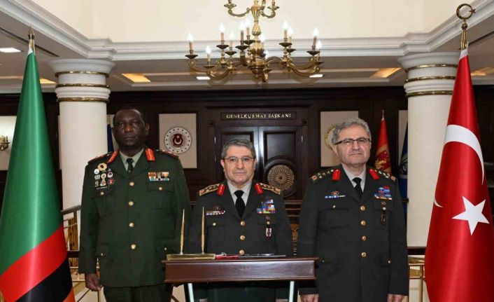 Genelkurmay Başkanı Bayraktaroğlu, Zambiya Kara Kuvvetleri Komutanı Zyeele ile bir araya geldi