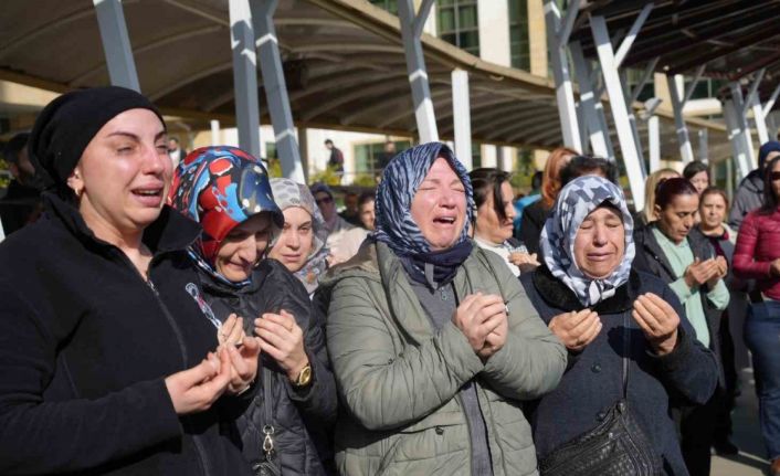 Görev yaptığı adliyede ölü bulunan güvenlik görevlisi gözyaşlarıyla uğurlandı