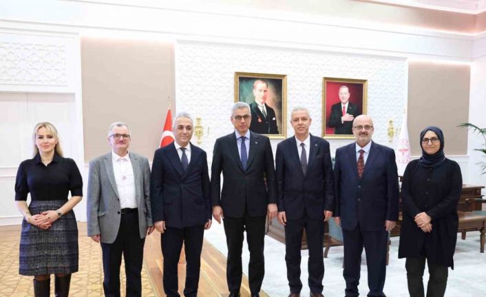 Hekimsen heyeti, Bakan Memişoğlu ile meslek kanunu ve malpraktis konusunu görüştü