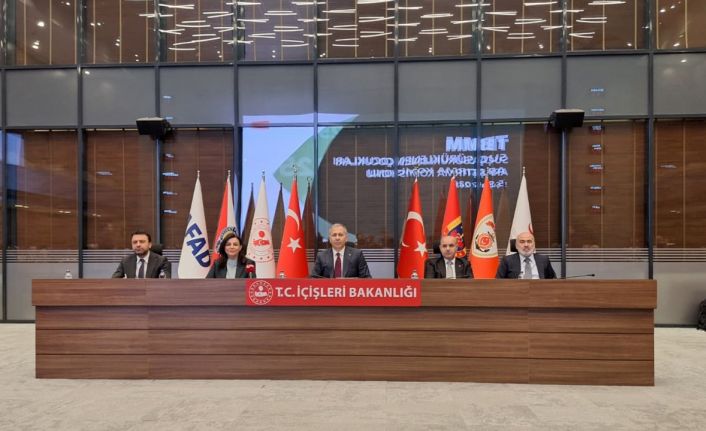 İçişleri Bakanı Yerlikaya, Suça Sürüklenen Çocuklara İlişkin Araştırma Komisyonu üyeleriyle bir araya geldi