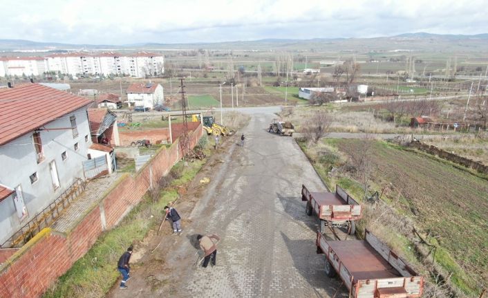 İnönü’de yol tamiri ve temizlik çalışmaları sokak sokak devam ediyor