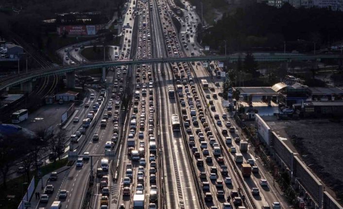 İstanbul trafiğinin Ramazan mesaisi: Erkenden başlayan trafik, iftar ile gelen sessizlik