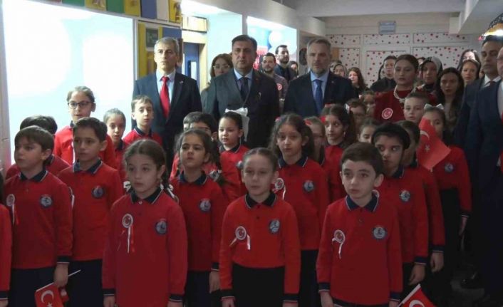 İstanbul’da yarıyıl tatilinin ardından ders zili çaldı: İlk ders "Bayrak Sevgisi" oldu