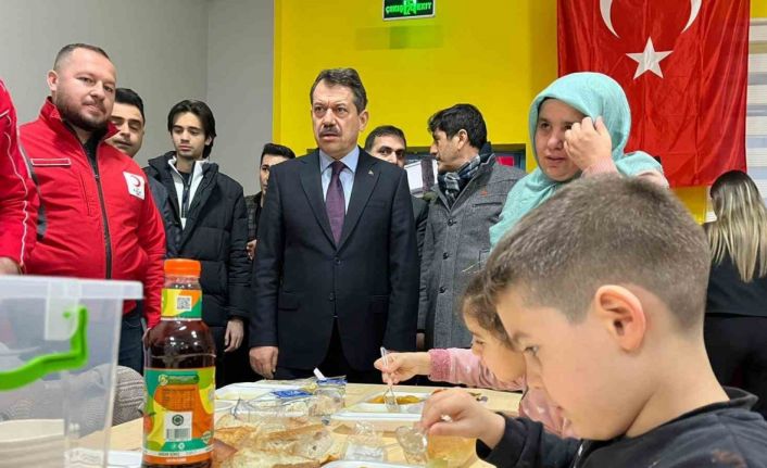 İzmir’de örnek proje: Yükümlüler her gün 2 bin kişiye iftar hazırlıyor