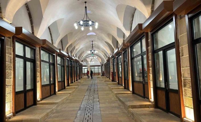Kahramanmaraş’ta 526 yıllık Tarihi Çarşı’da 140 iş yerinin restorasyonu tamamlandı