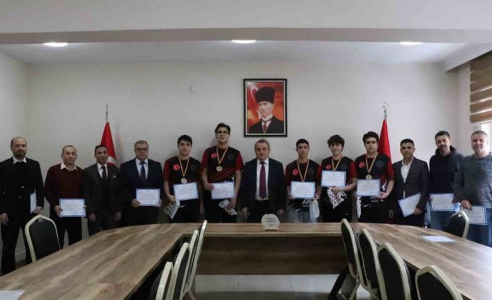 Kaymakam Öztürk: "Gençlerimizin her alanda yanında olmaya ve onları desteklemeye devam edeceğiz"