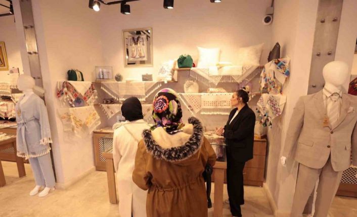 Kenevir ve ipek dokuma atölyesi hem üretiyor hem de kadın istihdamına katkı sağlıyor