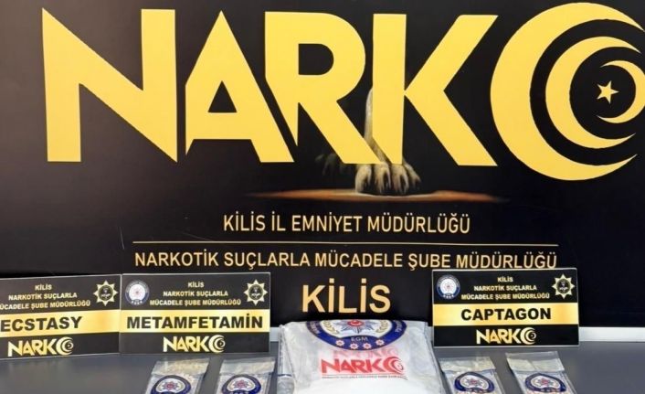 Kilis’te mezarlıkta uyuşturucu hap ve metamfetamin ele geçirildi