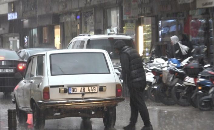 Kilis’te sağanak yağış etkili oldu