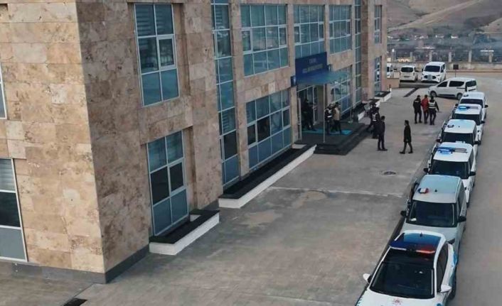 Kırşehir merkezli 9 ilde suç şebekesine operasyon: 18 gözaltı