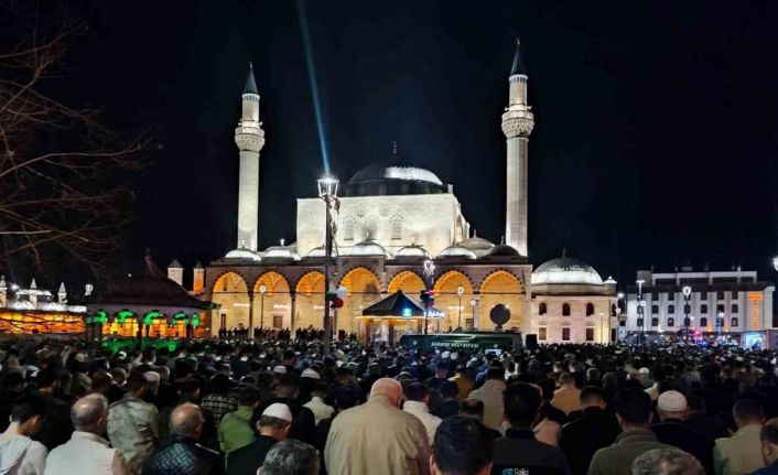 Konya şehir merkezinde 40 camide hatimle teravih namazı kılınacak