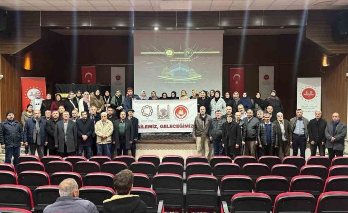 Mardin Büyükşehir Belediyesi’nin umreye göndereceği 47 çifte ibadet öncesi eğitim verildi