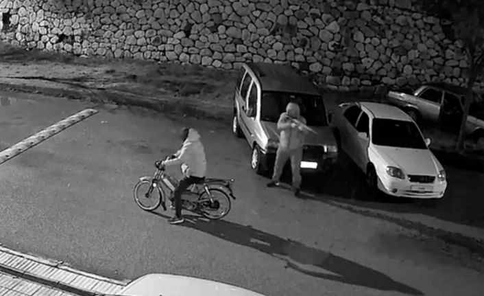 Motosikletli saldırganlar aynı iş yerini ikinci kez kurşun yağmuruna tuttu: O anlar kamerada