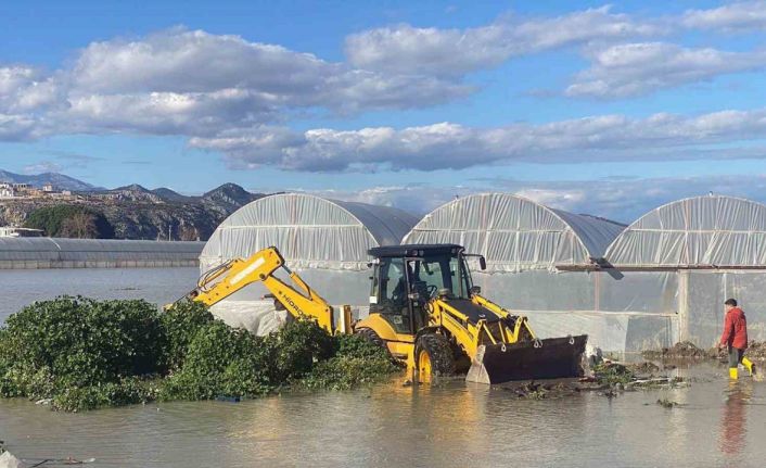 MUSKİ, Muğla genelinde etkili olan yoğun yağışlara anında müdahale ediyor