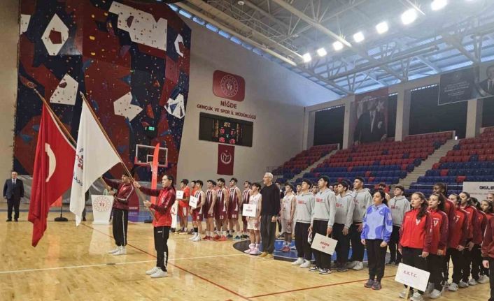 Okul Sporları Basketbol Gençler A Yarı Final Müsabakaları açılış seremonisi yapıldı
