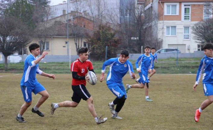 Okul sporları ragbi il birinciliği müsabakaları heyecanla devam ediyor