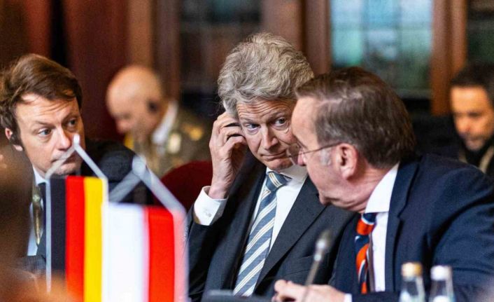 Polonyalı Bakan Kosiniak-Kamysz: "Savaş teknikleri şekilde değişiyor, uygun şekilde tepki vermeliyiz"