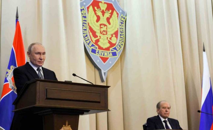 Putin: "Birileri TürkAkım ve Mavi Akım doğalgaz boru hatlarını patlatmaya çalışıyor"