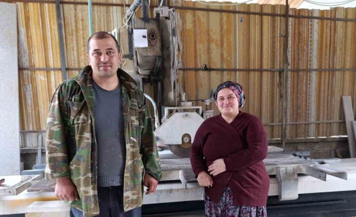 Sanal alemde başlayan aşk, mermer atölyesinde omuz omuza hayat mücadelesine dönüştü