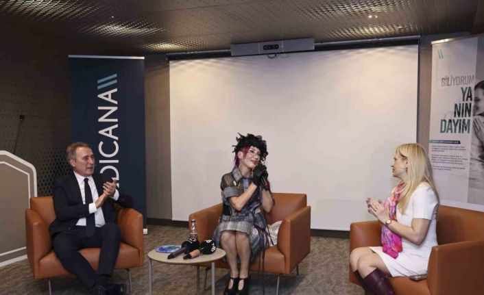 Şarkıcı Hande Yener kanser sürecini Medicana’da anlattı: "Drenlerle sahneye çıkıp dans ettim"