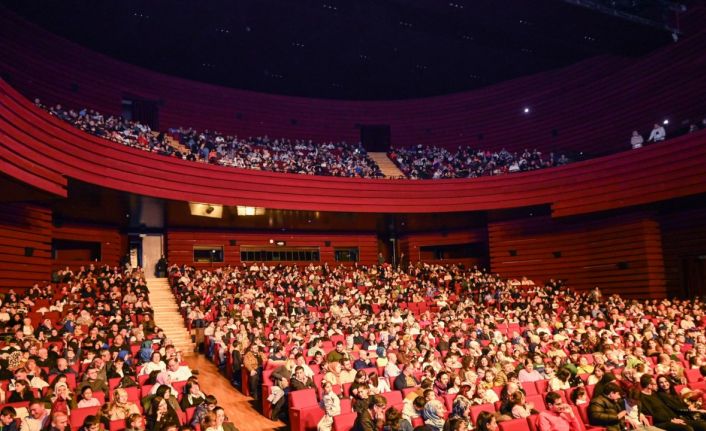 Selçuklu Belediyesi Sanat Akademisi Çocuk Tiyatro Topluluğundan eğlence dolu tiyatro gösterisi