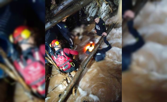 Sele kapılan otomobil sürücü, 3 saatlik çalışmanın sonunda ölü olarak bulundu