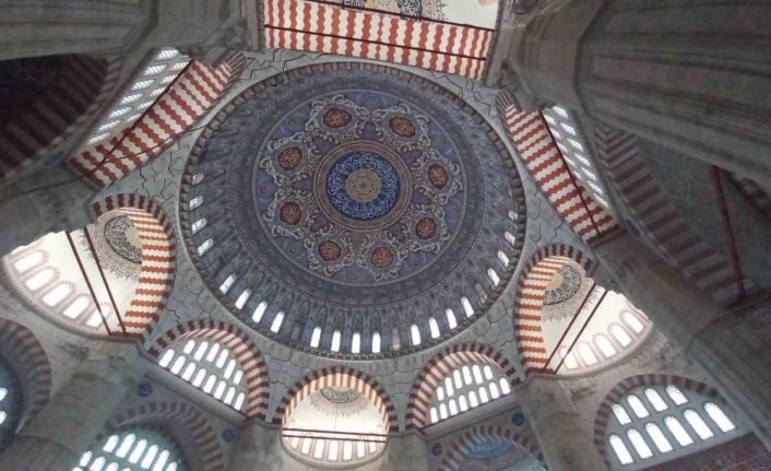 Selimiye Camii’nde tartışma konusu olan kubbe yazıları uzun bir aradan sonra ilk kez görüntülendi