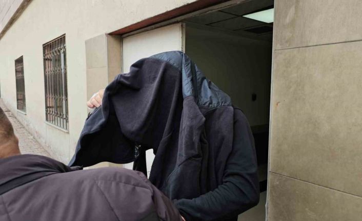 Suç örgütü operasyonunda gözaltına alınan 9 kişi adliyeye sevk edildi