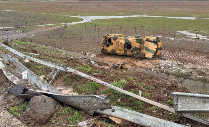 TAG Otoyolu’nda kontrolden çıkan askeri araç devrildi: 10 asker yaralandı