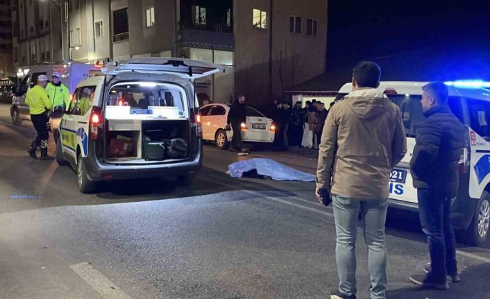 Teravih namazına giderken otomobil çarpan kaynananın ardından gelini de hayatını kaybetti