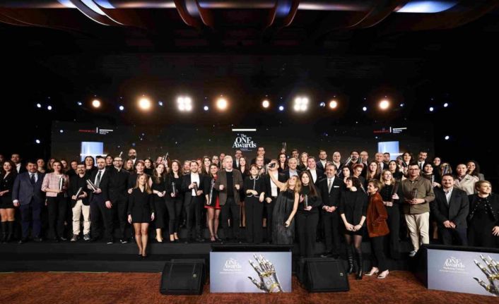The ONE Awards’ta bilgisayar kategorisinde "Yılın İtibarlı Markası" ödülü