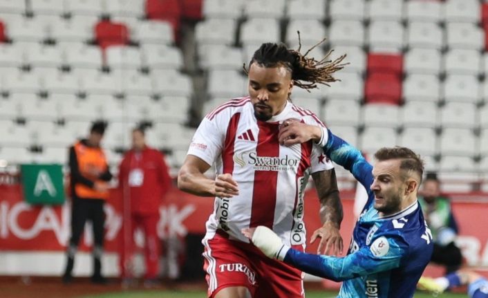 Trendyol Süper Lig: Antalyaspor: 2 - Samsunspor: 0 (İlk yarı)