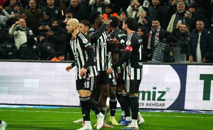 Trendyol Süper Lig: Beşiktaş: 1 - Göztepe: 0 (Maç devam ediyor)