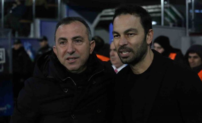 Trendyol Süper Lig: Çaykur Rizespor: 1 - Kocaelispor: 0 (İlk yarı)