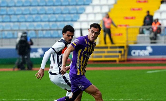 Trendyol Süper Lig: Eyüpspor: 0 - Başakşehir: 1 (Maç devam ediyor)