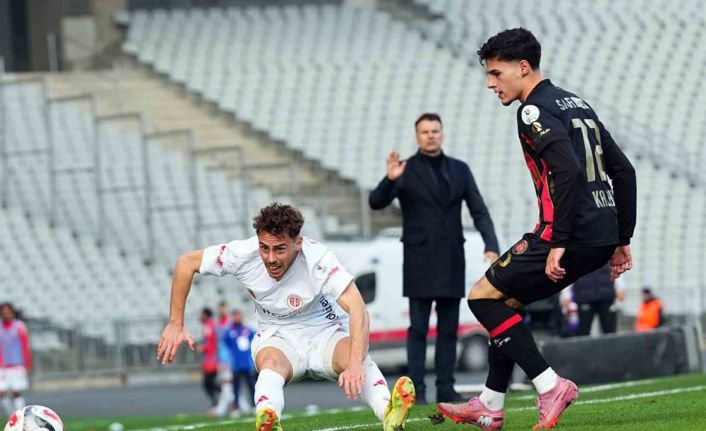 Trendyol Süper Lig: Fatih Karagümrük: 1 - Antalyaspor: 0 (Maç sonucu)
