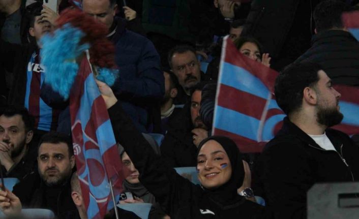 Trendyol Süper Lig: Trabzonspor: 1 - Fenerbahçe: 1 (Maç devam ediyor)