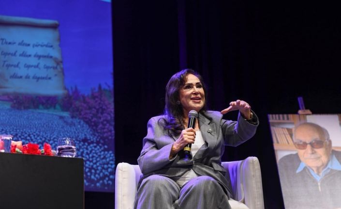 Türk sinema Sultanı Türkan Şoray "set için köyü yaktık, davul zurnayla uğurladılar"