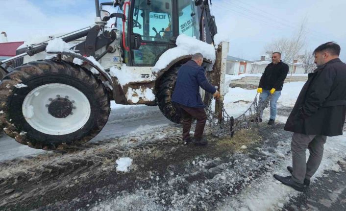 Tuzluca’da kar 32 köy yolunu kapattı, 22 köy yolu ulaşıma açıldı