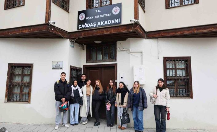 Uşak Belediyesi öğrencileri ücretsiz üniversite sınavı için kurs imkanı sağlıyor