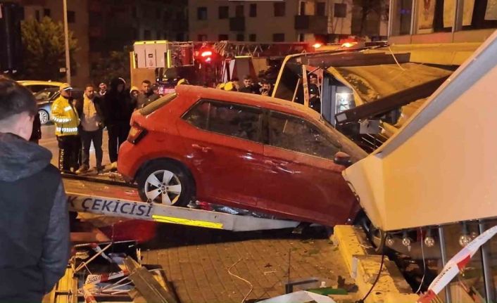 Üsküdar’daki iş yeri kazasının güvenlik kamerası görüntüleri ortaya çıktı